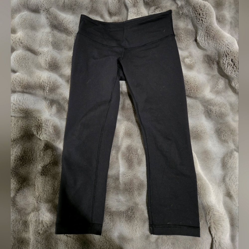 Lululemon Black Capris